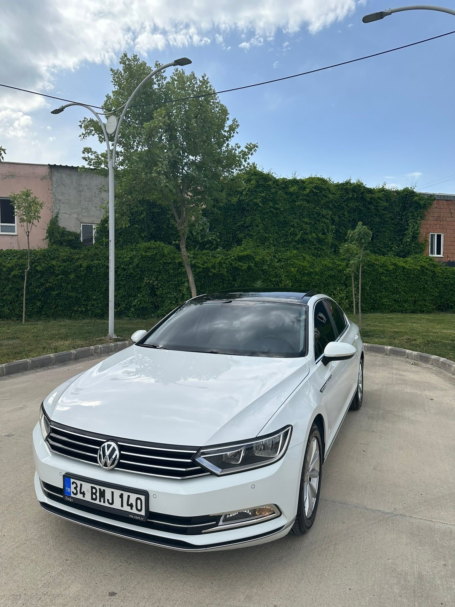 Volkswagen Passat (Beyaz)